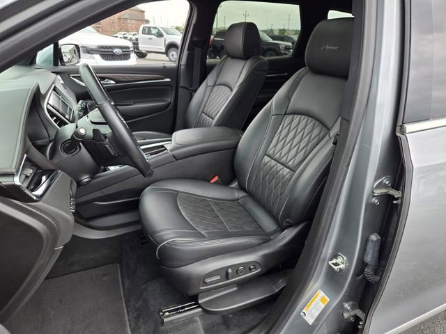 Used 2023 Buick Enclave Avenir w/ Avenir Technology Package AWD/4WD image 9