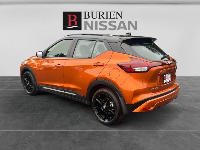 Used 2024 Nissan Kicks SR w/ SR Premium Package FWD image 3