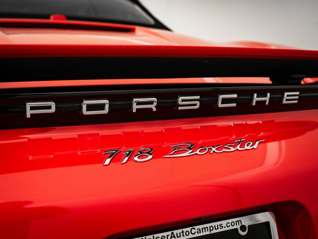 Used 2021 Porsche 718 Boxster image 24