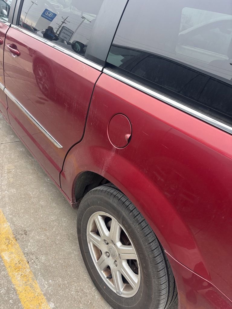 Used 2012 Chrysler Town & Country Touring w/ Entertainment Group #1 image 12