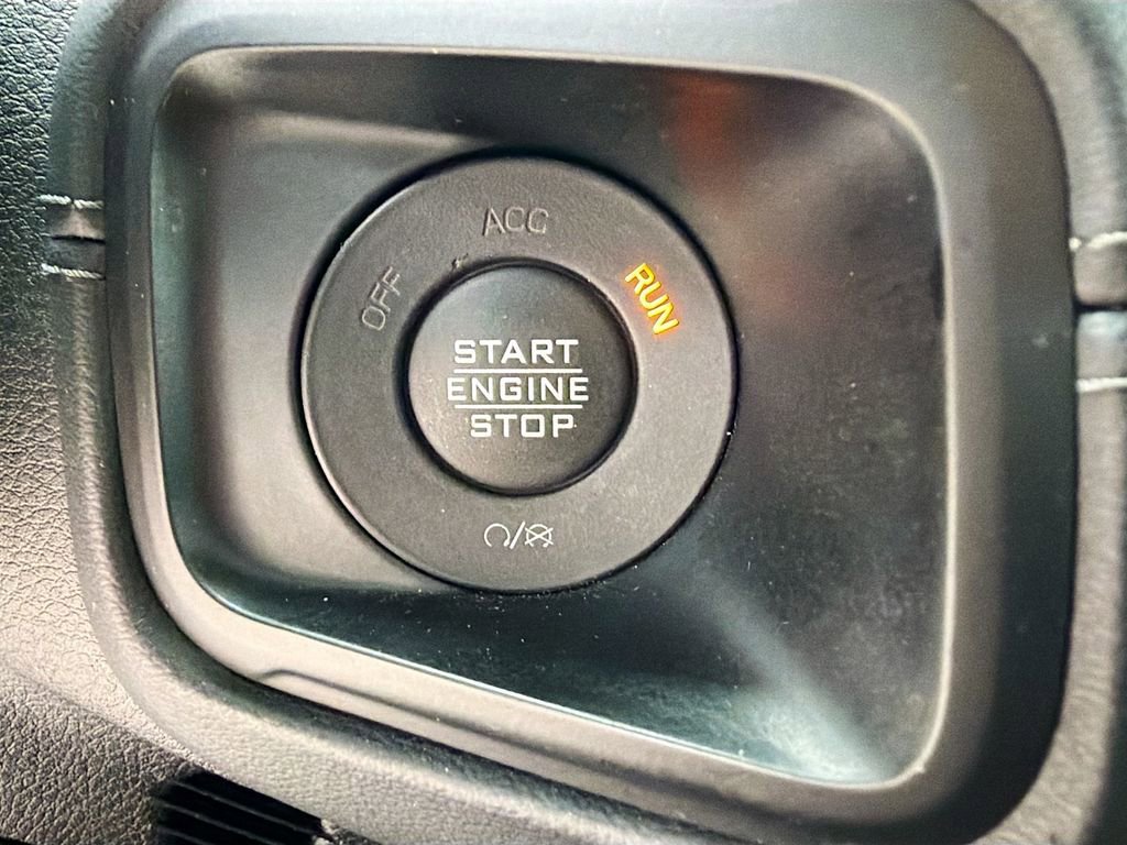 Used 2024 Jeep Wrangler Sahara image 31