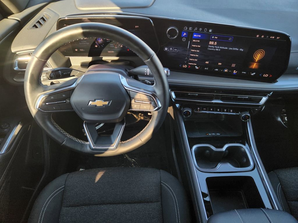 Used 2025 Chevrolet Traverse LT image 27