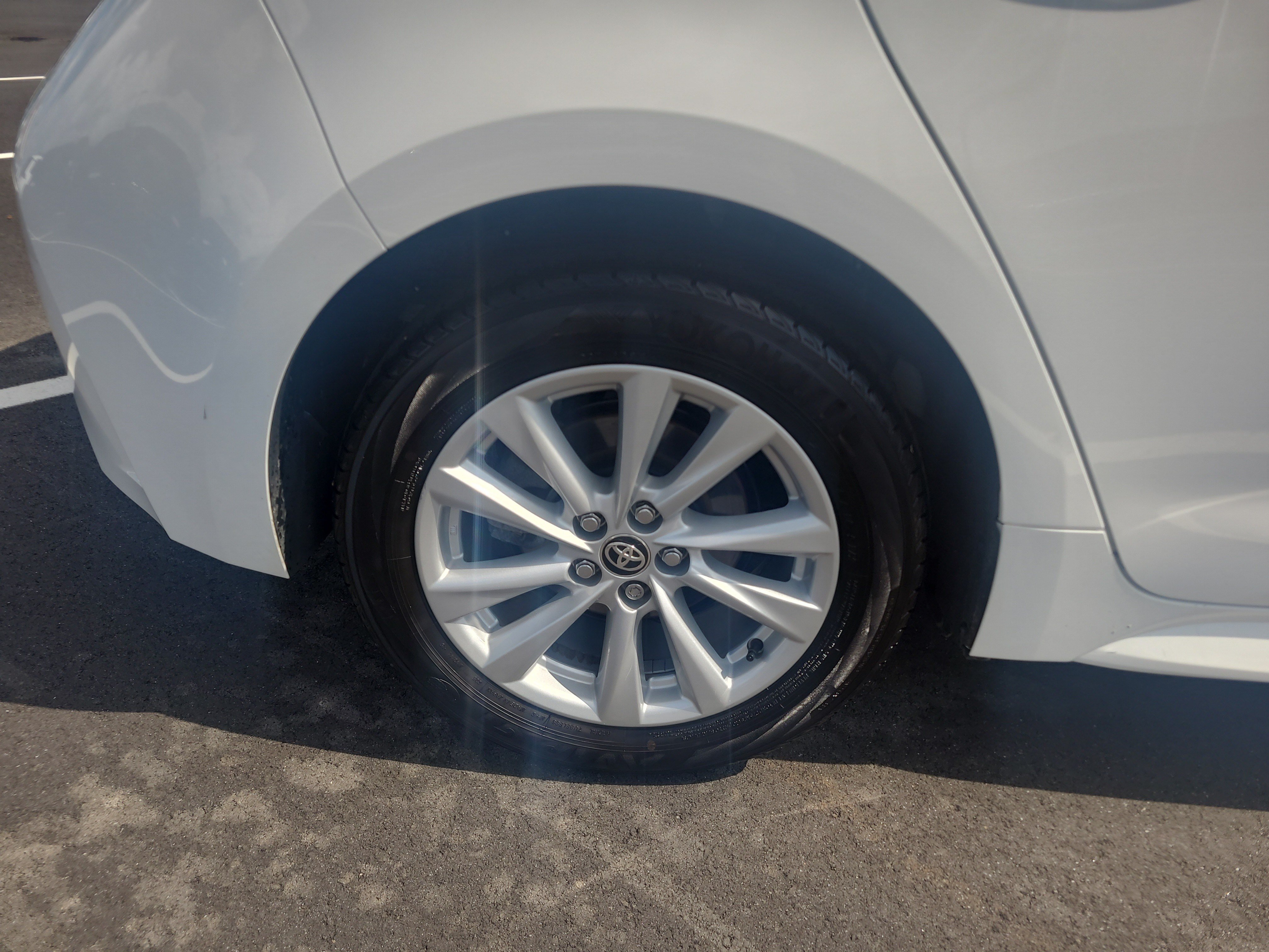 Certified 2025 Toyota Corolla SE w/ SE Package FWD image 11