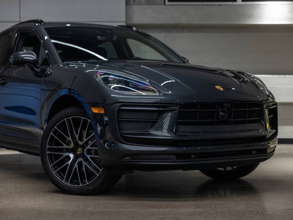 Certified 2026 Porsche Macan AWD/4WD image 13