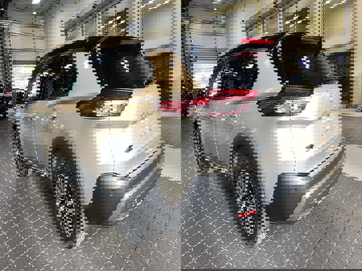 Used 2023 Nissan Rogue SL w/ SL Premium Package image 24