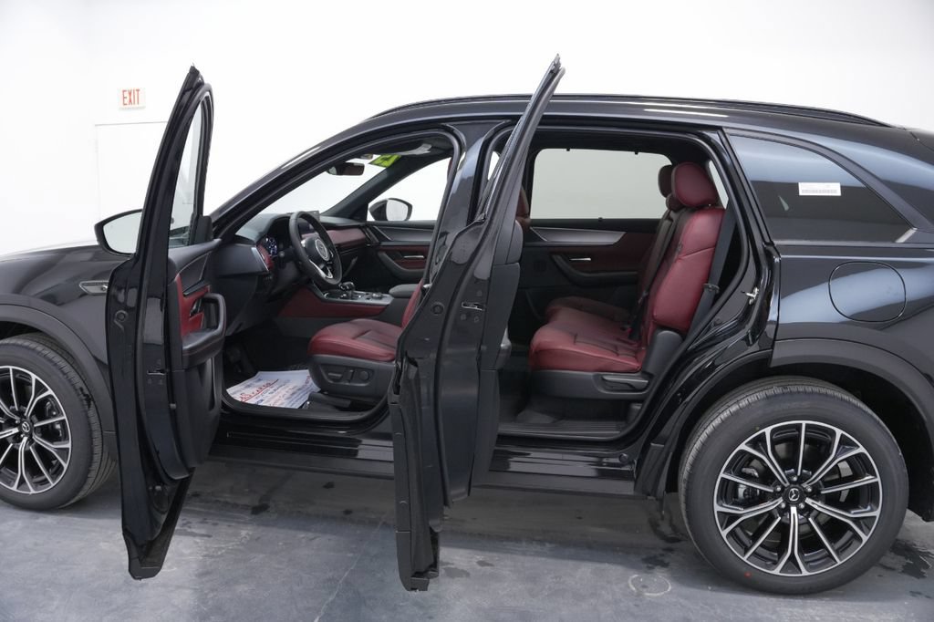 New 2025 MAZDA CX-70 Plug-In Hybrid w/ Premium Plus AWD/4WD image 35