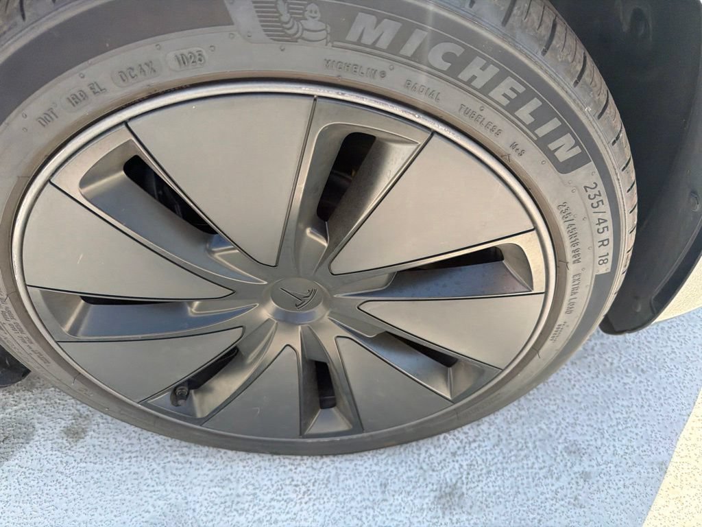Used 2025 Tesla Model 3 Long Range RWD image 5