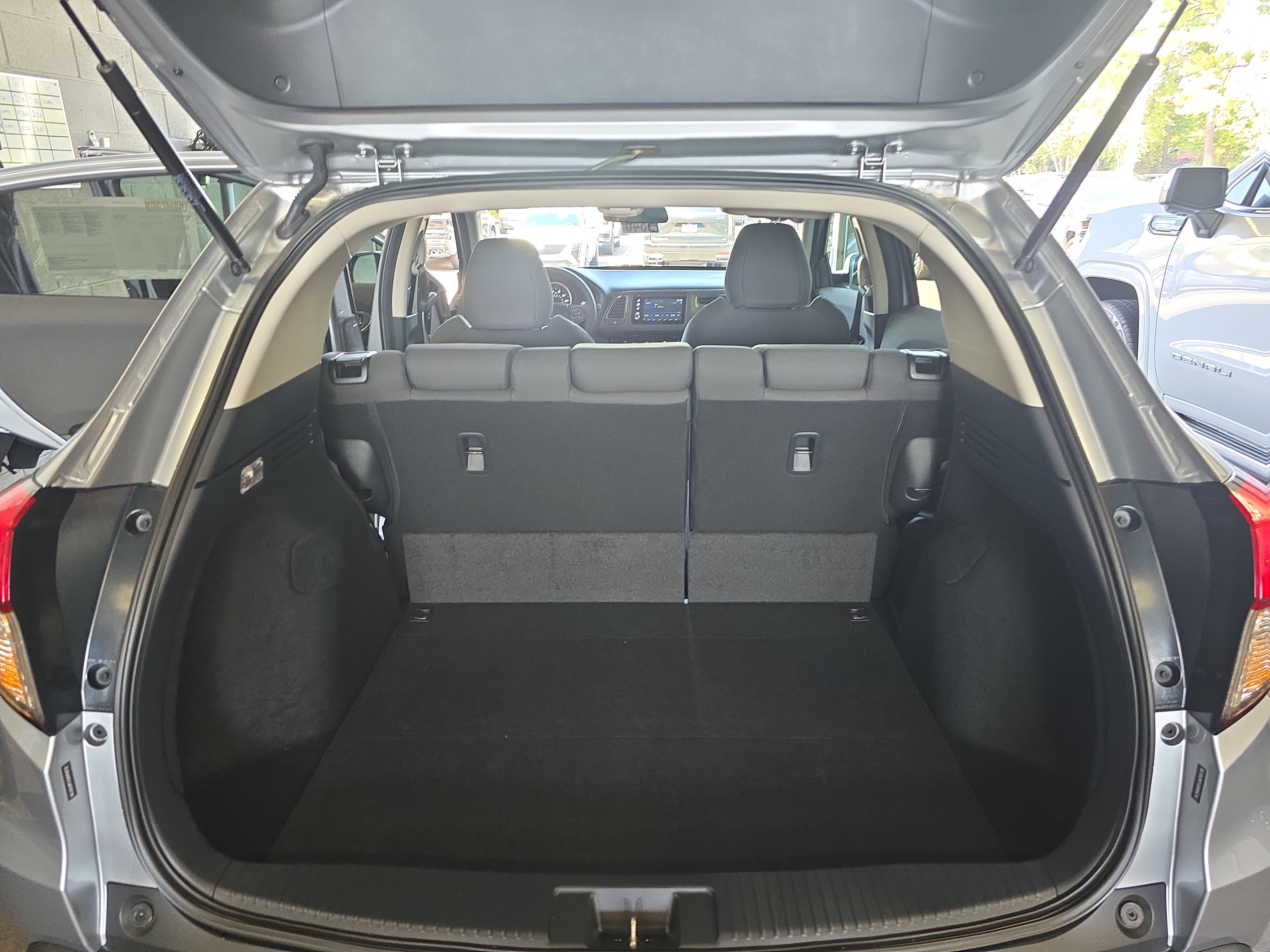 Used 2020 Honda HR-V EX image 12