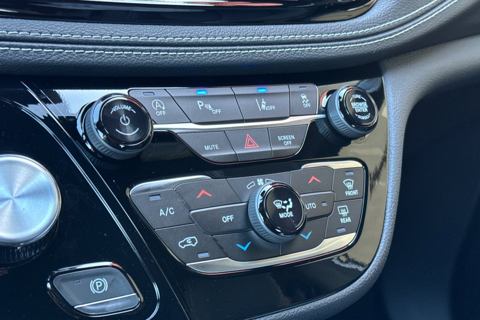 New 2026 Chrysler Pacifica Select w/ S Appearance Package image 20