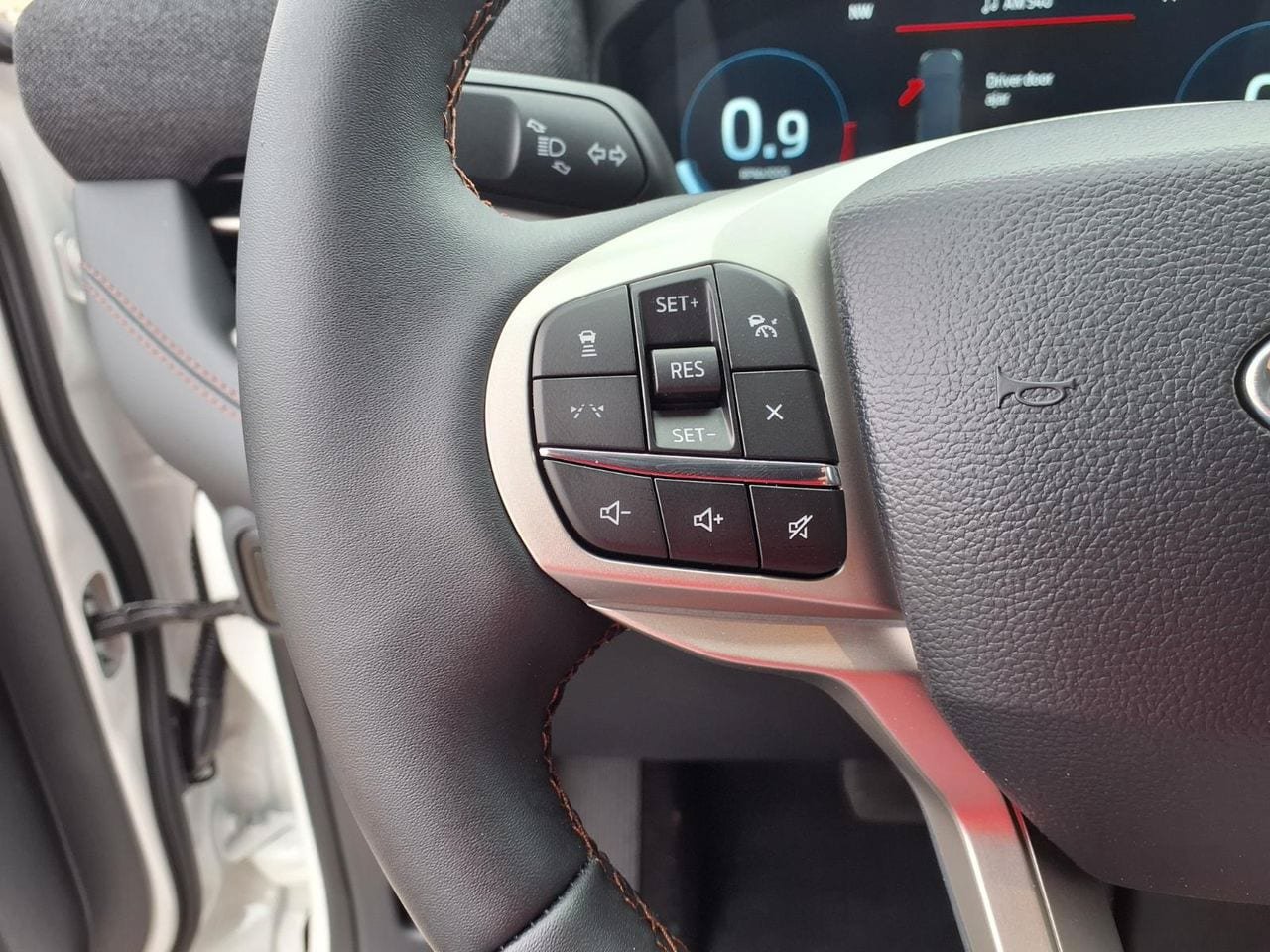 New 2026 Ford Explorer Active RWD image 14
