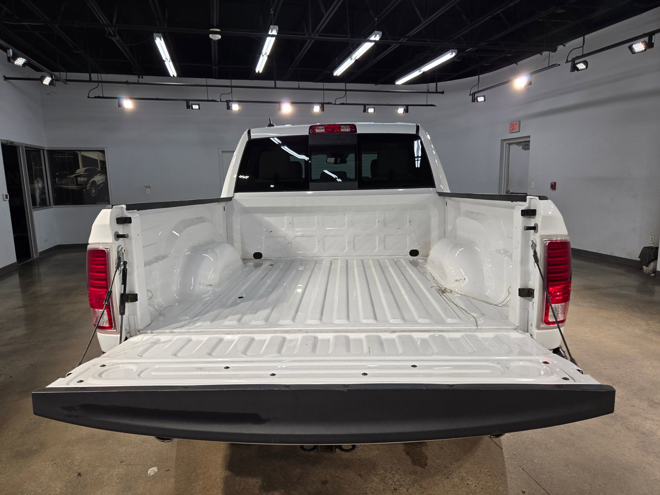 Used 2017 RAM 1500 Laramie image 34