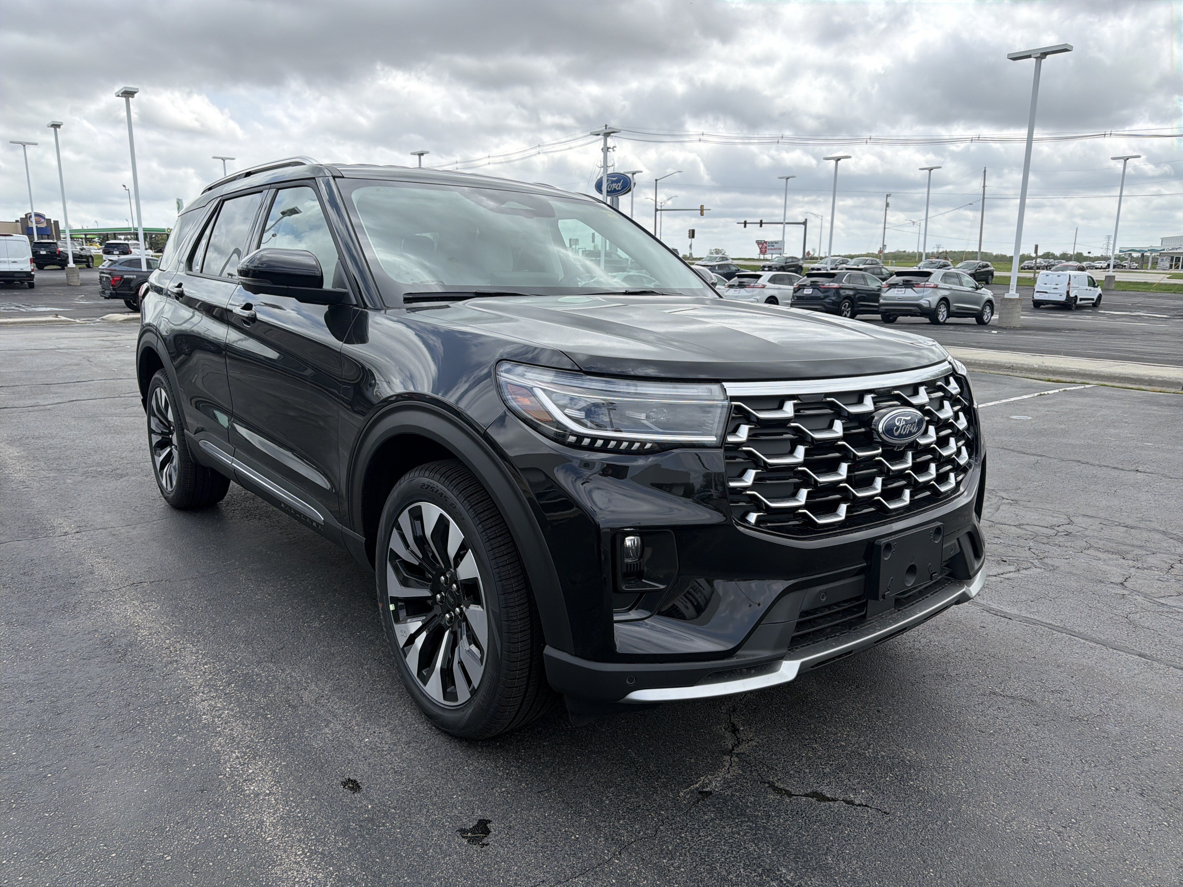 New 2026 Ford Explorer Platinum w/ LUX Leather Package AWD/4WD image 4
