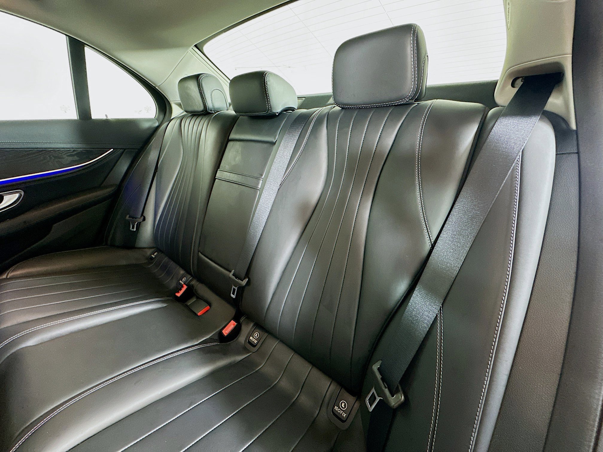 Used 2018 Mercedes-Benz E 300 4MATIC image 26