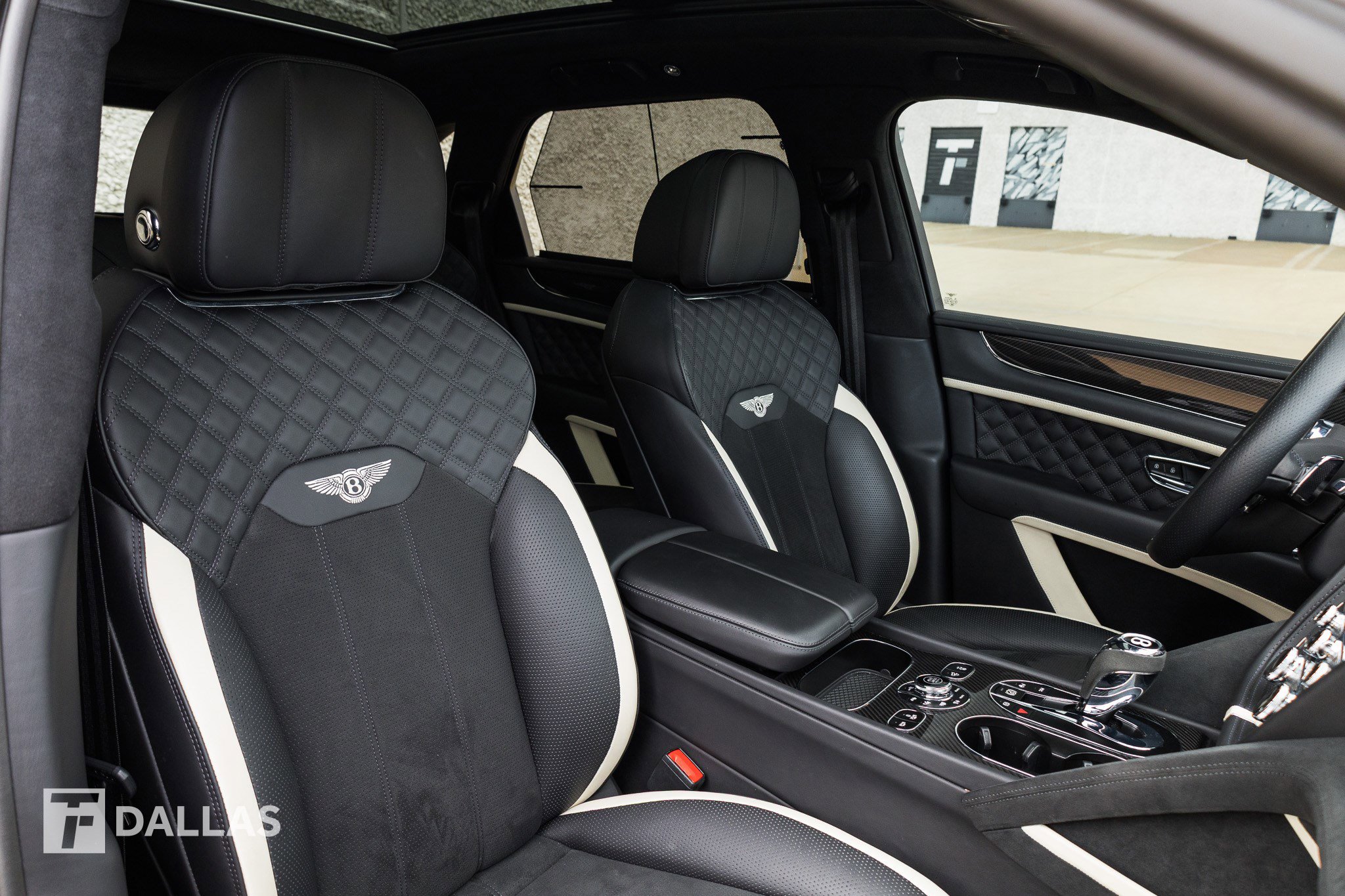 Used 2023 Bentley Bentayga Speed AWD/4WD image 42