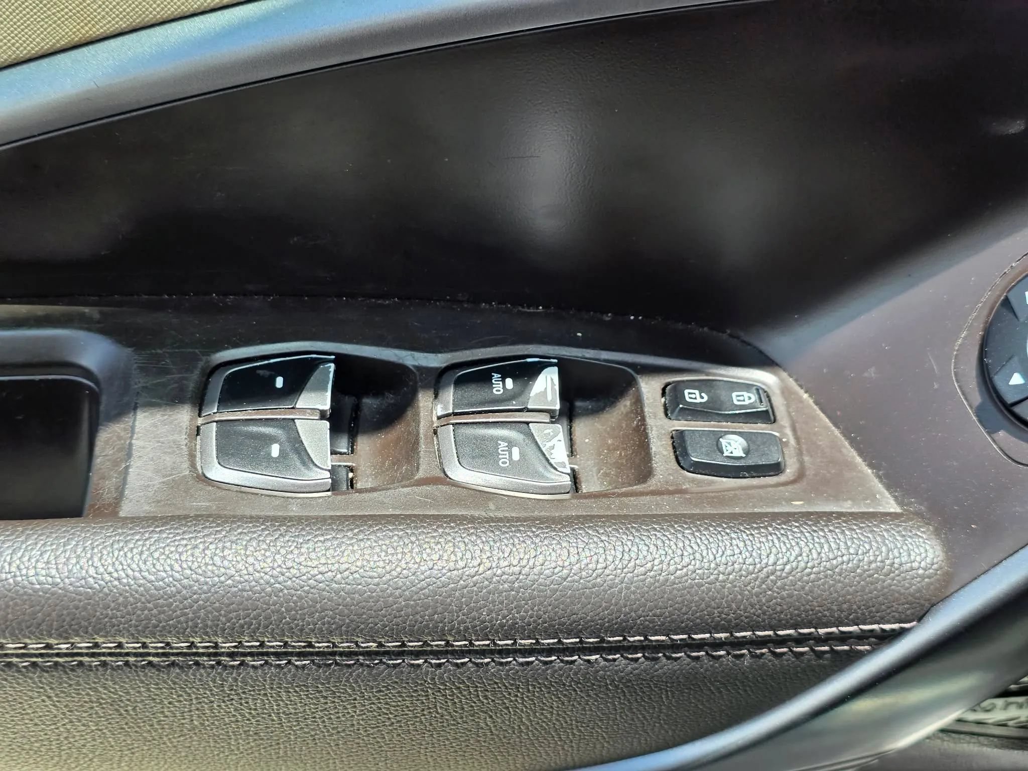 Used 2018 Hyundai Santa Fe Sport w/ Cargo Package FWD image 31