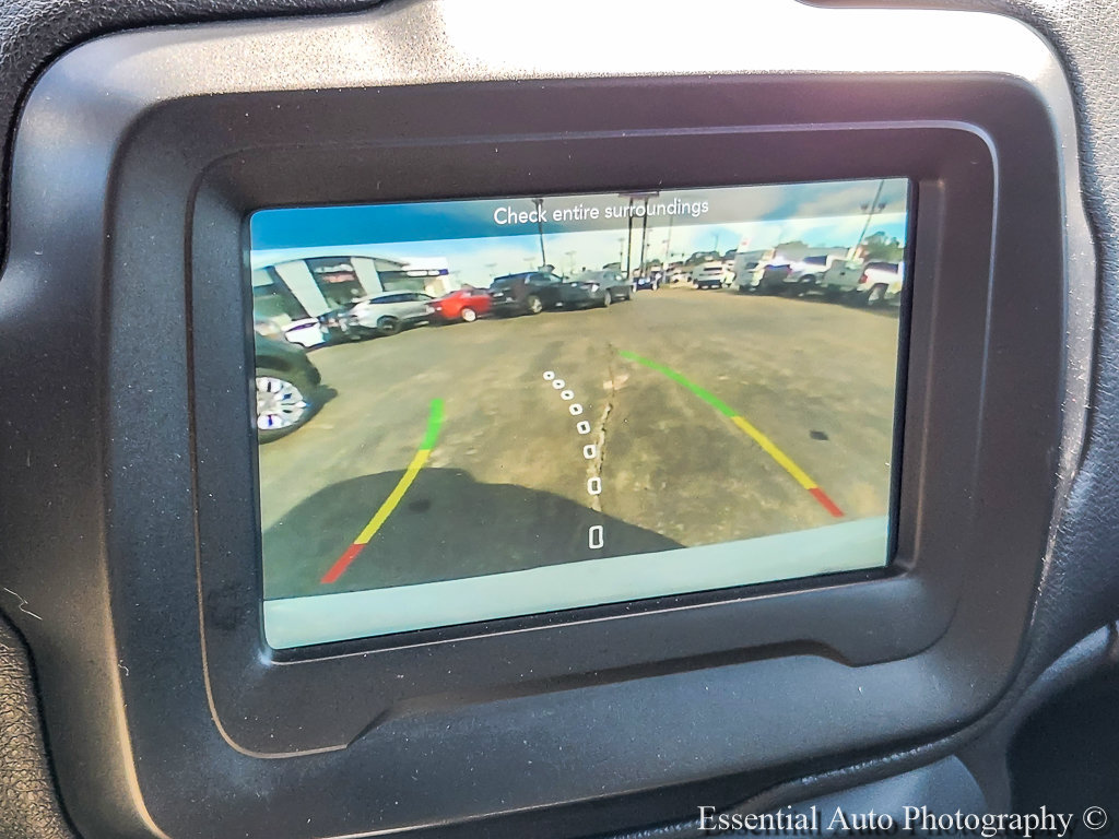 Used 2019 Jeep Renegade Latitude FWD image 14