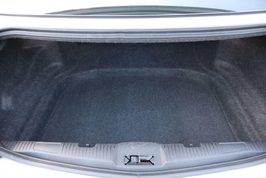 Used 2012 Lincoln MKS AWD image 28