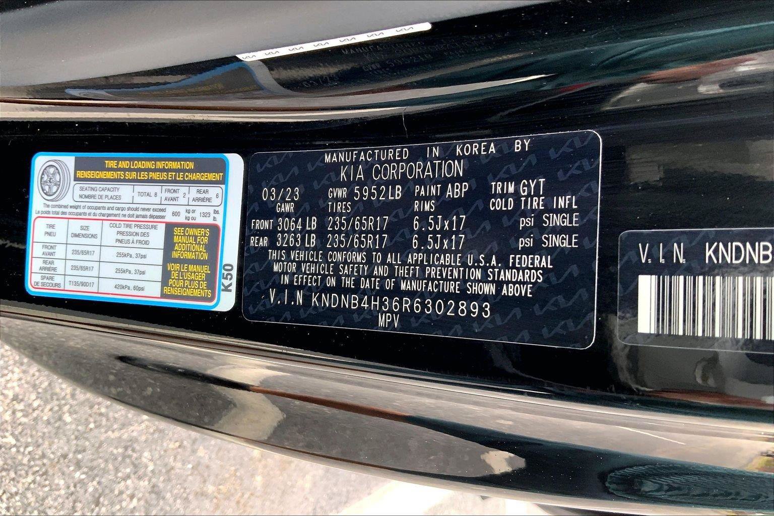 Used 2024 Kia Carnival LX FWD image 28
