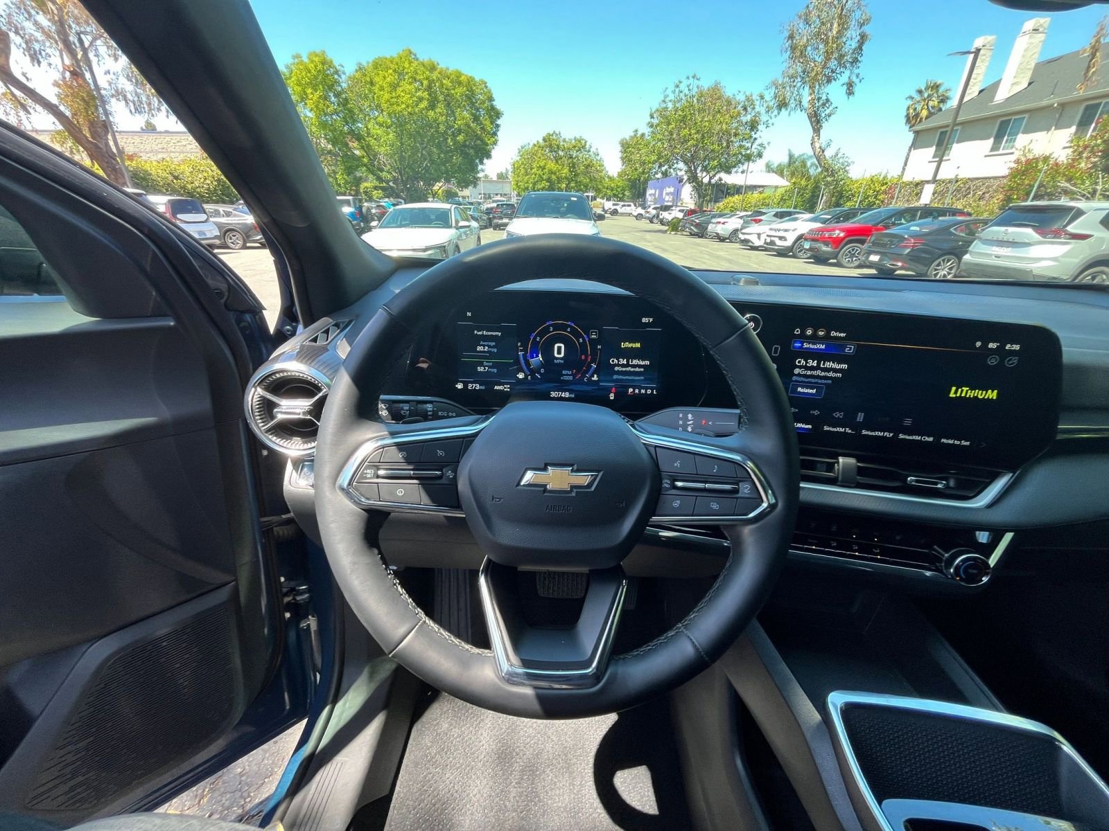 Used 2025 Chevrolet Equinox LT AWD/4WD image 34