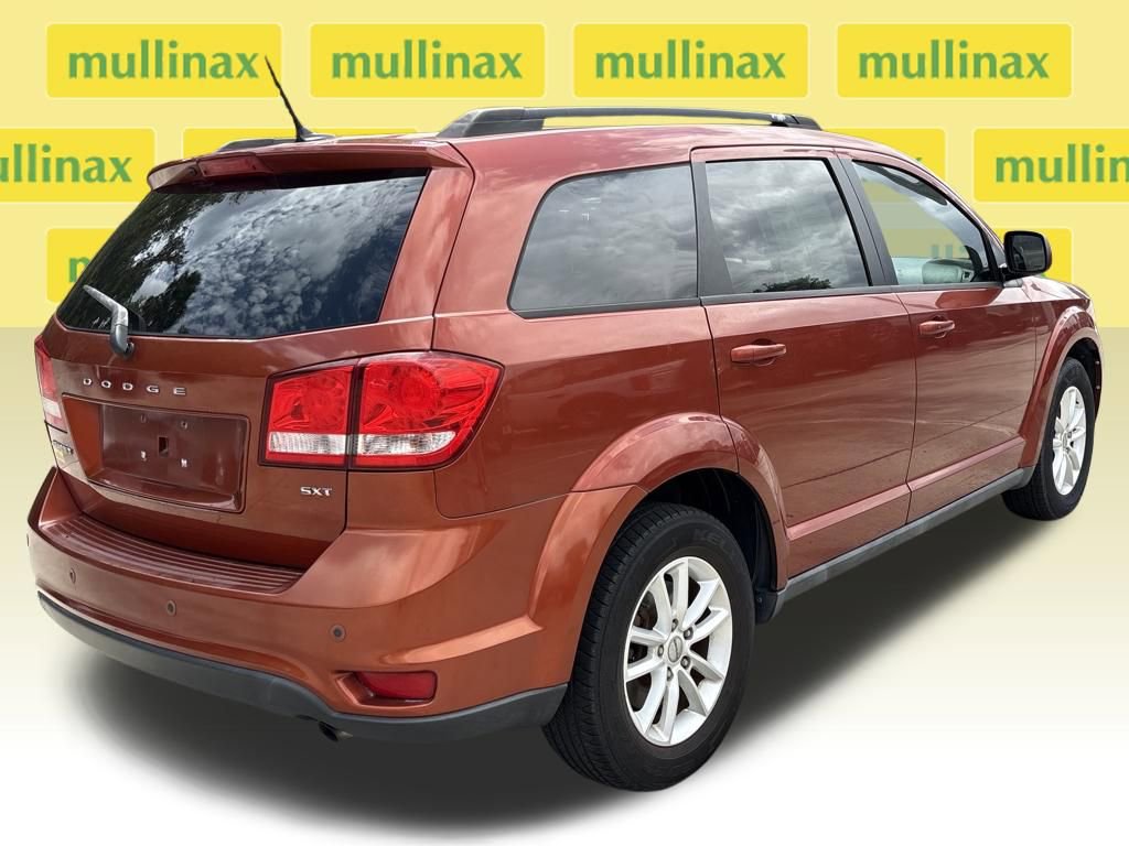 Used 2013 Dodge Journey SXT w/ Flexible Seating Group image 4