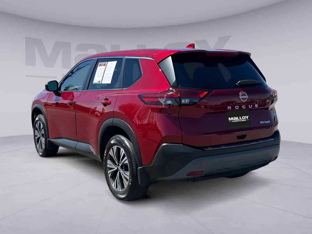 Used 2023 Nissan Rogue SV image 3