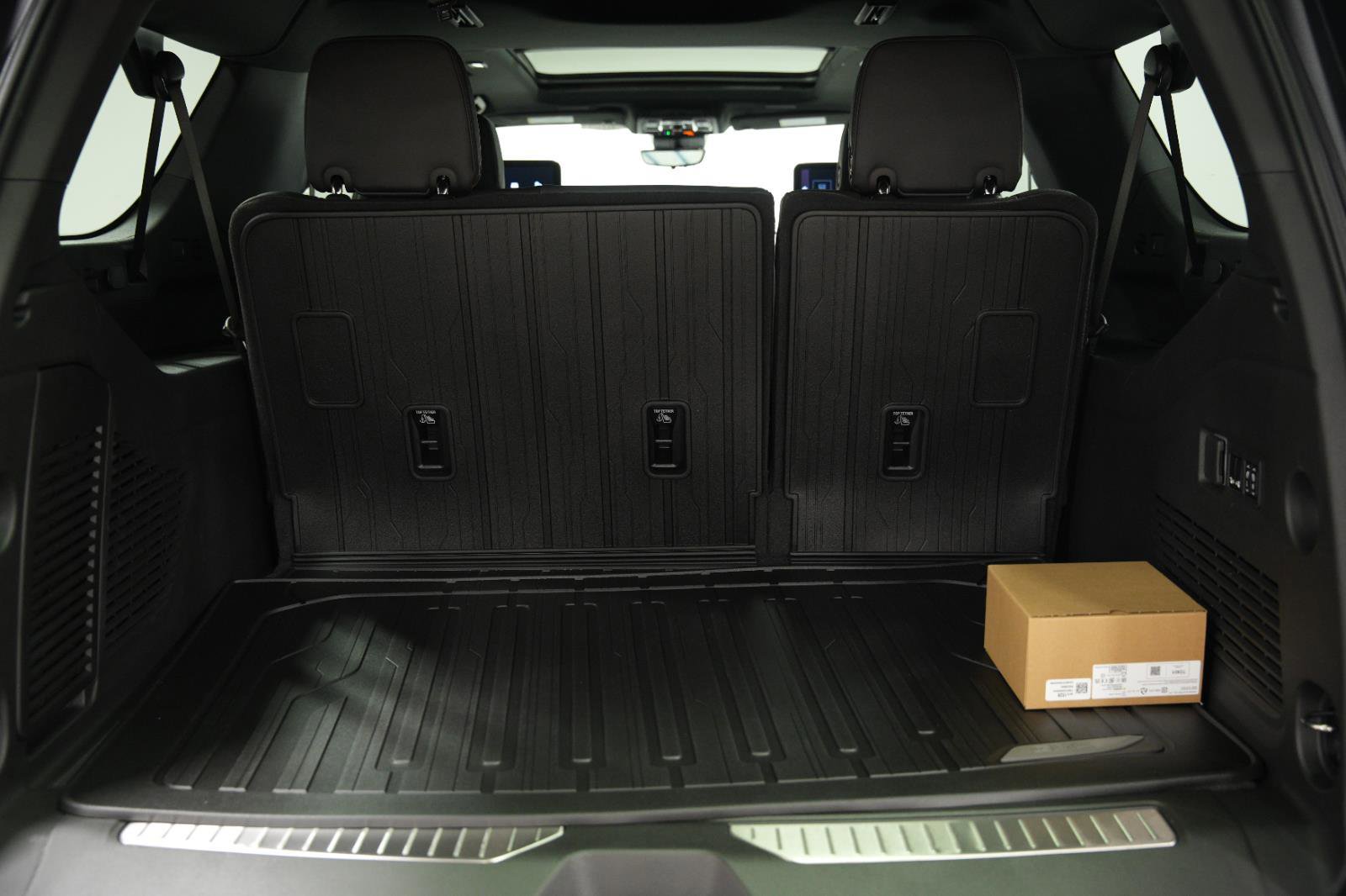 New 2026 GMC Yukon XL AT4 w/ AT4 Premium Plus Package AWD/4WD image 15