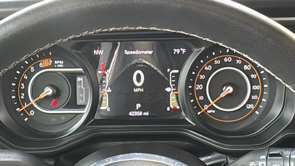 Used 2025 Jeep Wrangler Unlimited Sahara AWD/4WD image 28