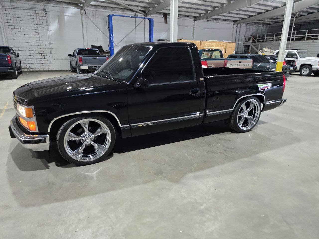 Used 1990 Chevrolet Silverado 1500 2WD Regular Cab image 1