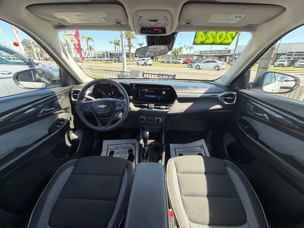 Used 2024 Chevrolet TrailBlazer LS FWD image 13