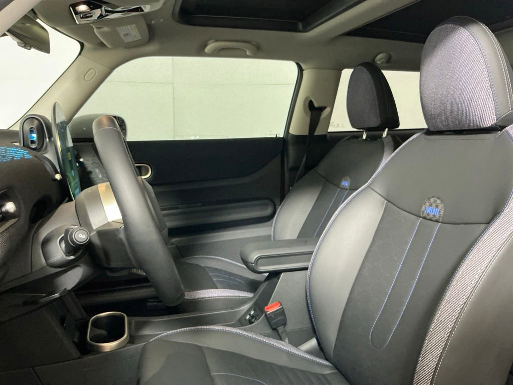 Certified 2025 MINI Cooper 2-Door Hardtop FWD image 21