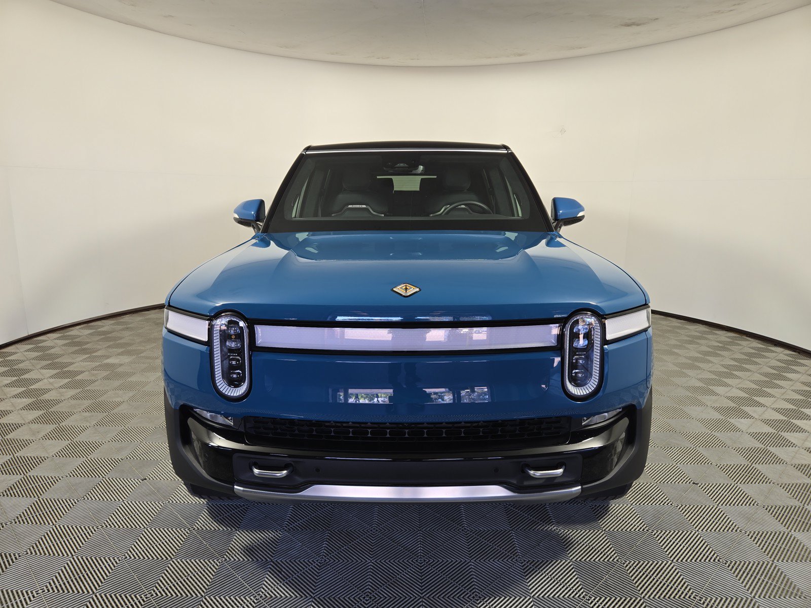 Used 2023 Rivian R1S Adventure AWD/4WD image 8