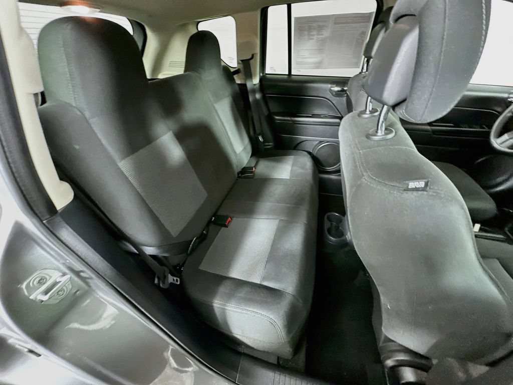 Used 2015 Jeep Compass Sport w/ Power Value Group AWD/4WD image 28