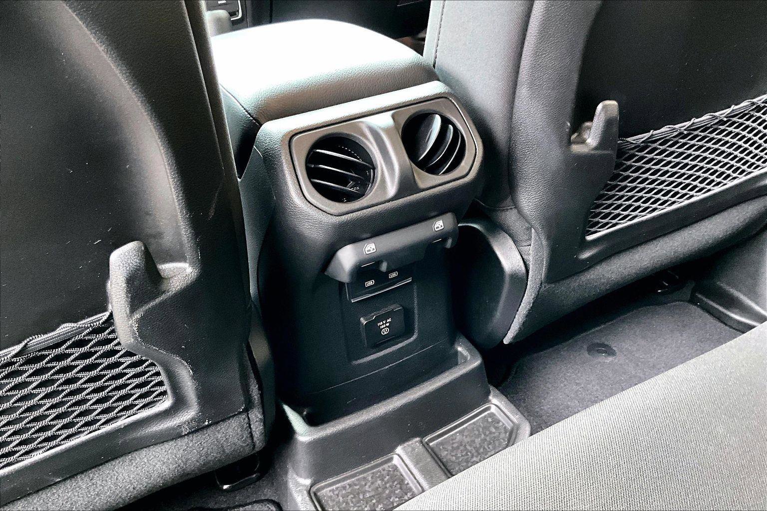 Used 2025 Jeep Wrangler Unlimited Rubicon 4xe image 33