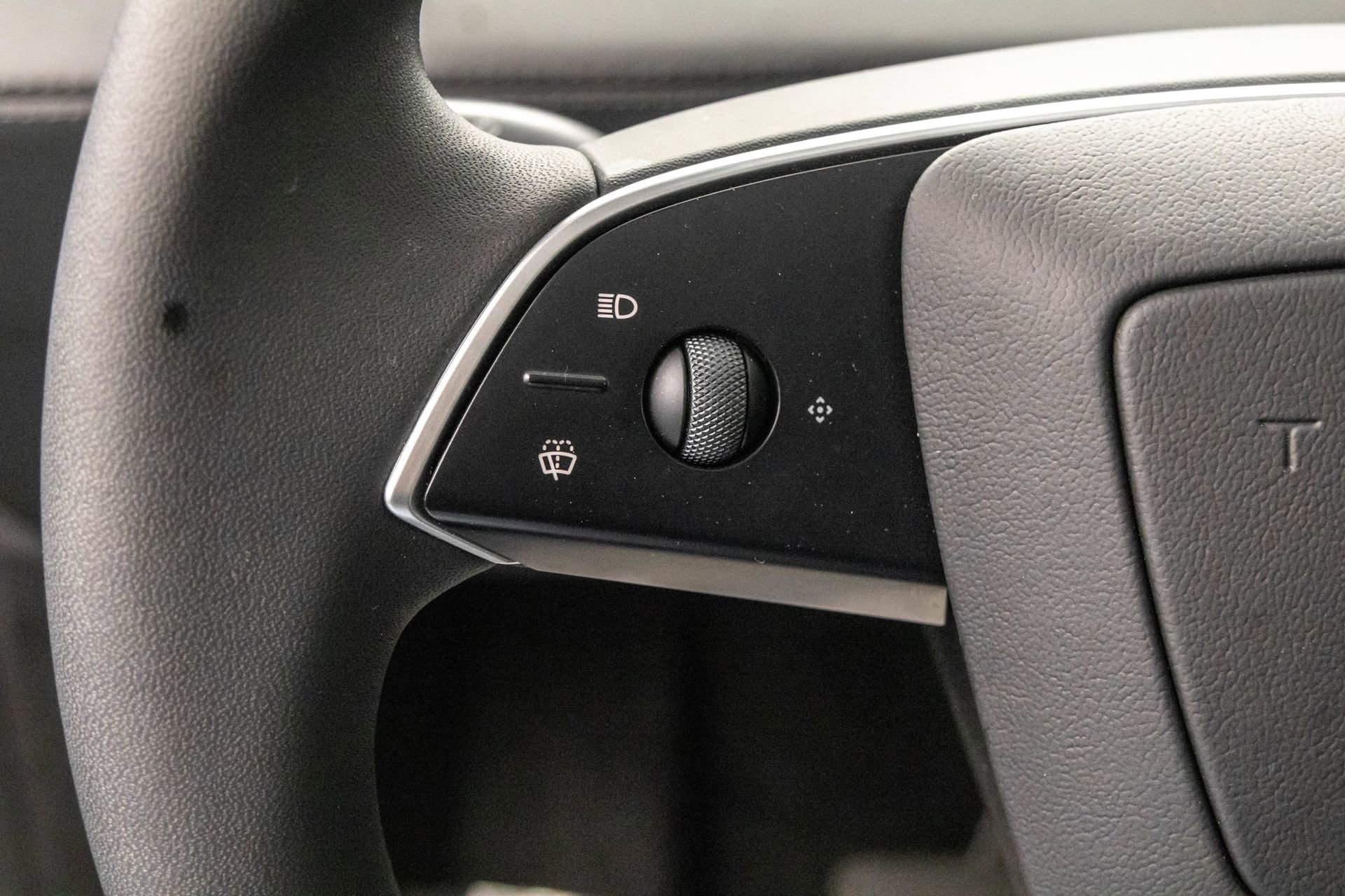Used 2026 Tesla Model Y AWD image 17