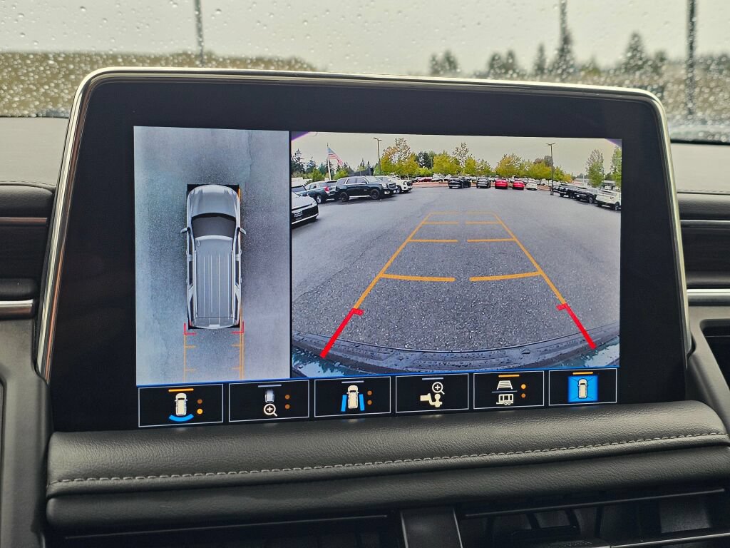Used 2021 Chevrolet Suburban Z71 w/ Z71 Signature Package AWD/4WD image 15