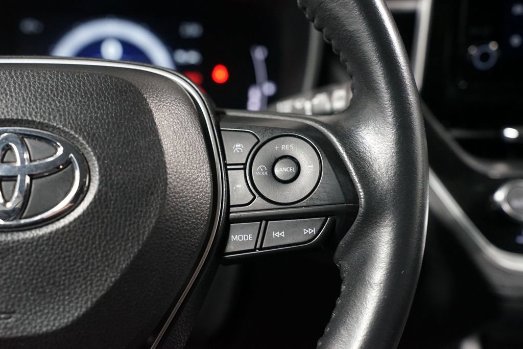 Used 2024 Toyota Corolla Cross XLE image 13