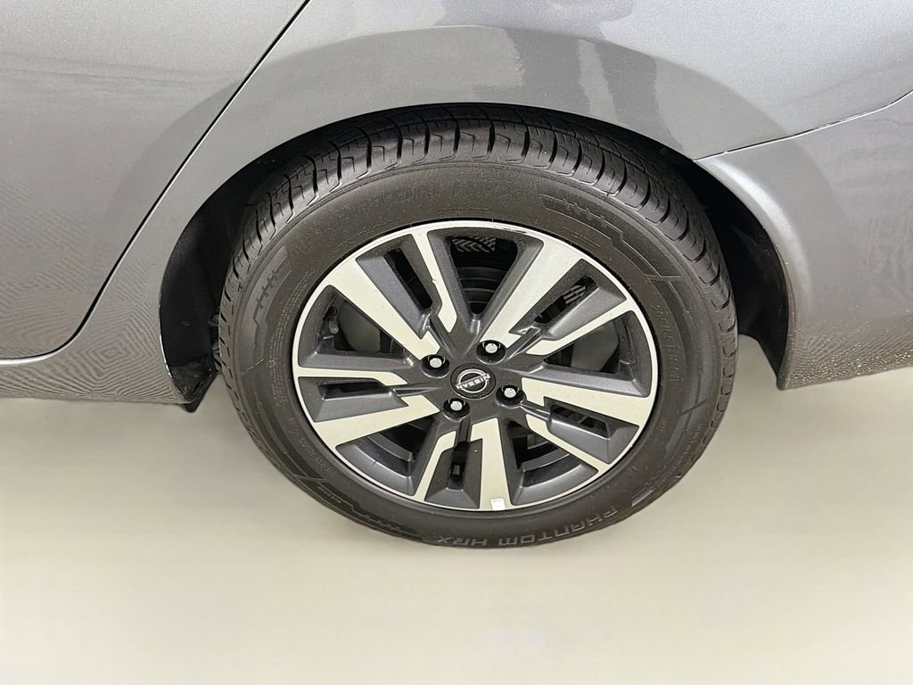 Used 2025 Nissan Versa SV FWD image 29