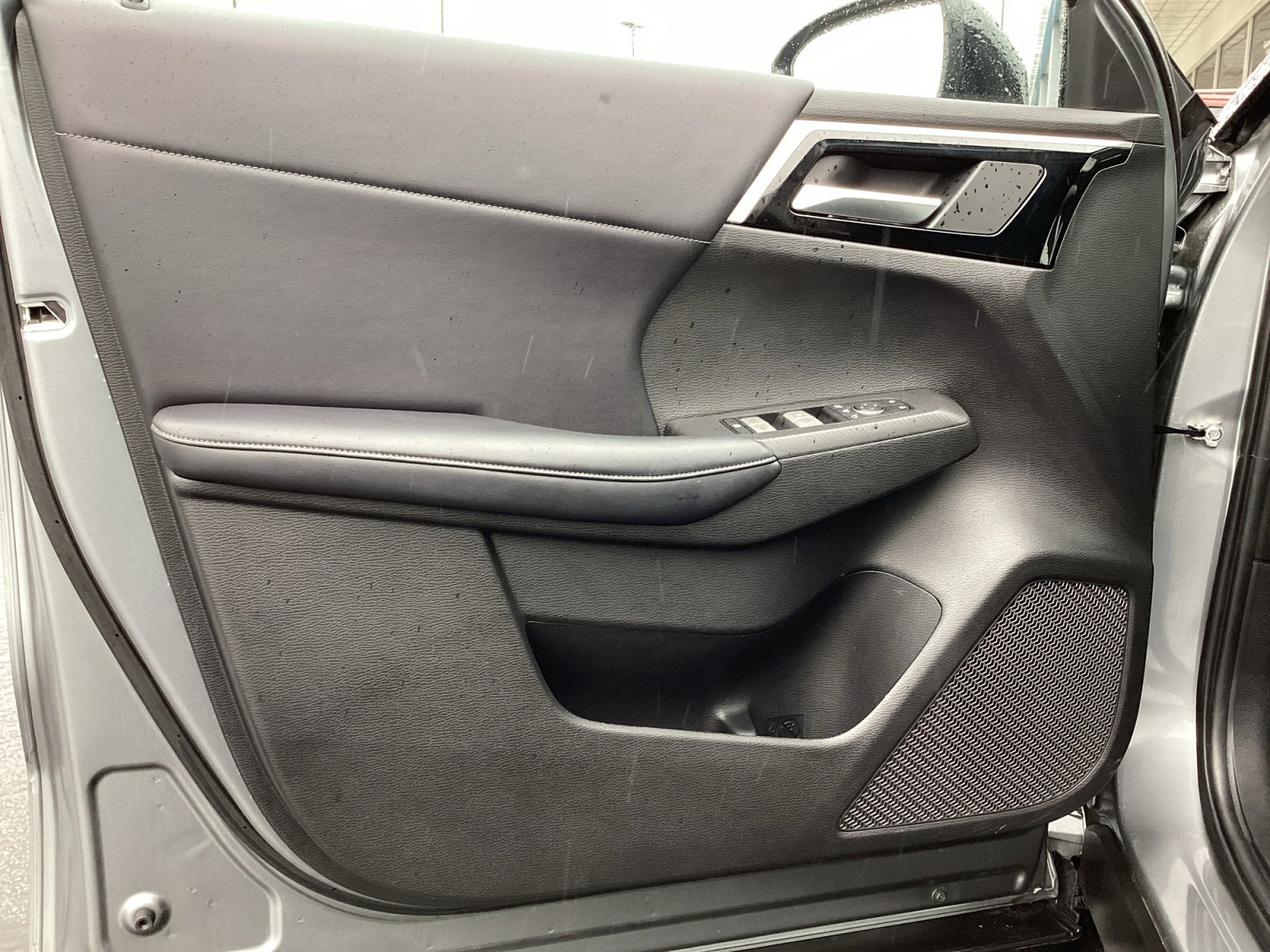 Used 2024 Mitsubishi Outlander SE Black Edition FWD image 33