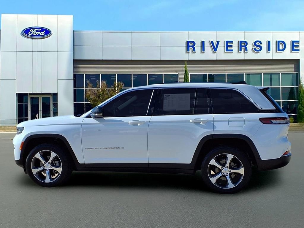 Used 2023 Jeep Grand Cherokee Limited w/ Trailer Tow Prep Group (B) image 4