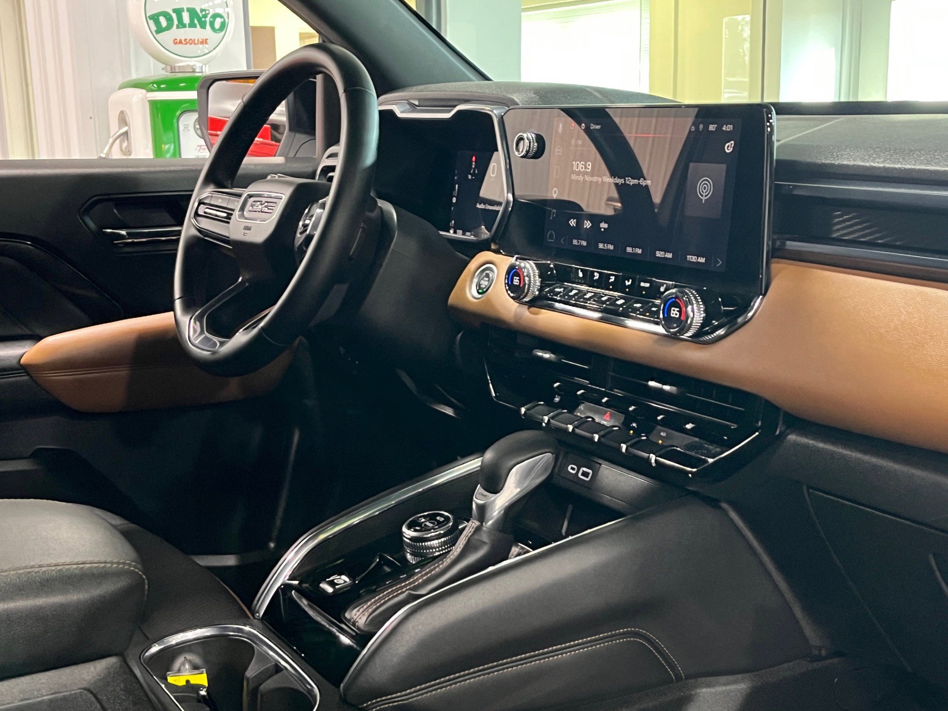 Certified 2023 GMC Canyon AT4 image 10