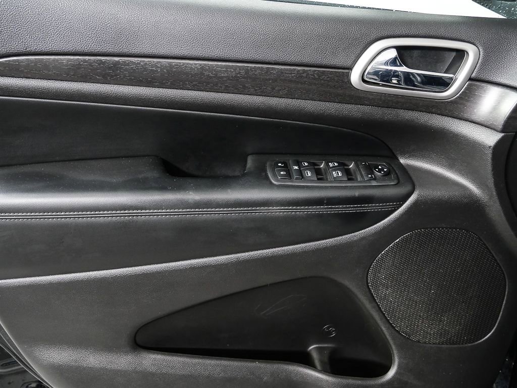 Used 2018 Jeep Grand Cherokee Altitude RWD image 6