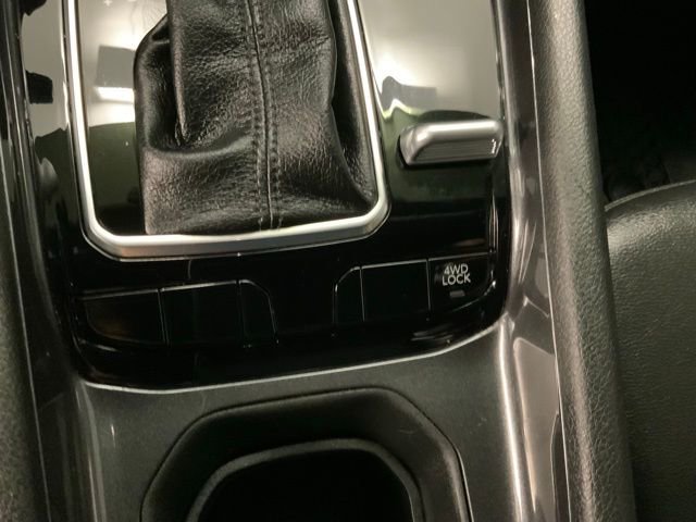 Used 2024 Jeep Compass Latitude w/ Sun and Sound Group image 32