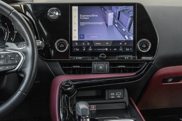 Used 2024 Lexus NX 350h AWD image 7