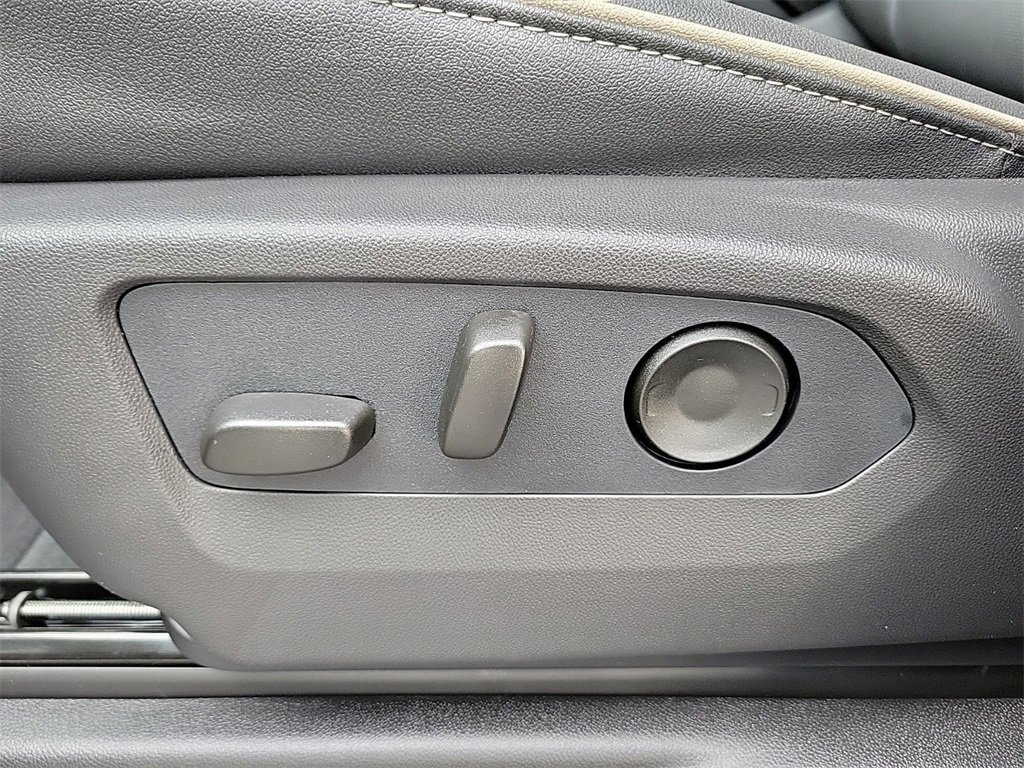 New 2026 GMC Yukon Elevation image 17