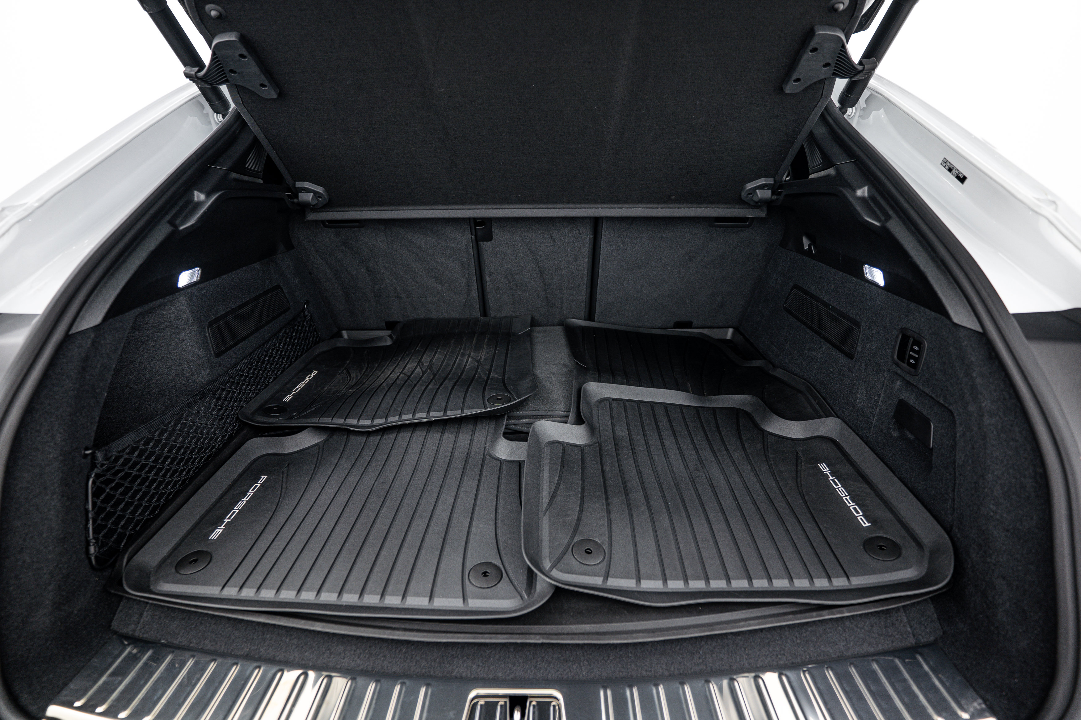Certified 2025 Porsche Cayenne Turbo AWD/4WD image 25