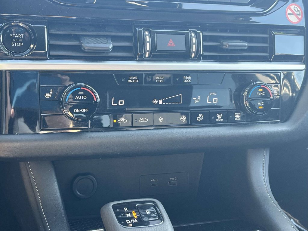 Used 2025 Nissan Pathfinder SV FWD image 28