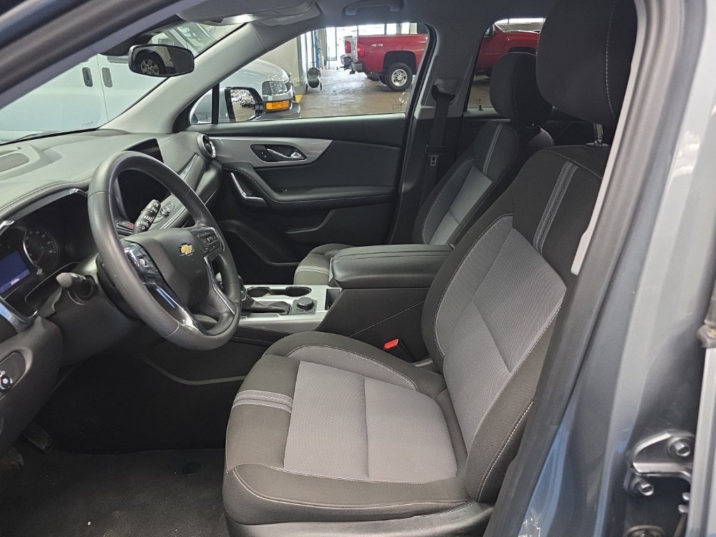 Certified 2025 Chevrolet Blazer LT FWD image 17