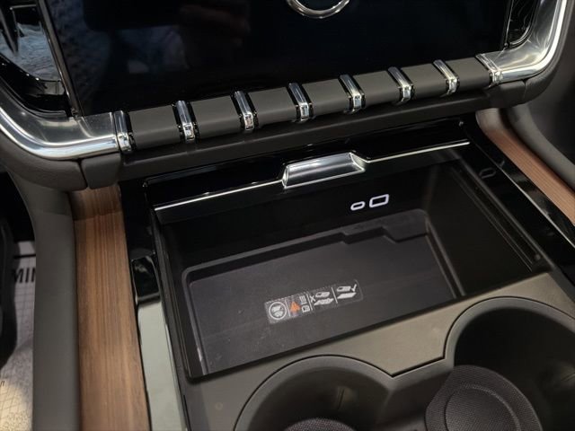 Used 2026 GMC Yukon XL Denali w/ Sun & Power Step Package image 34