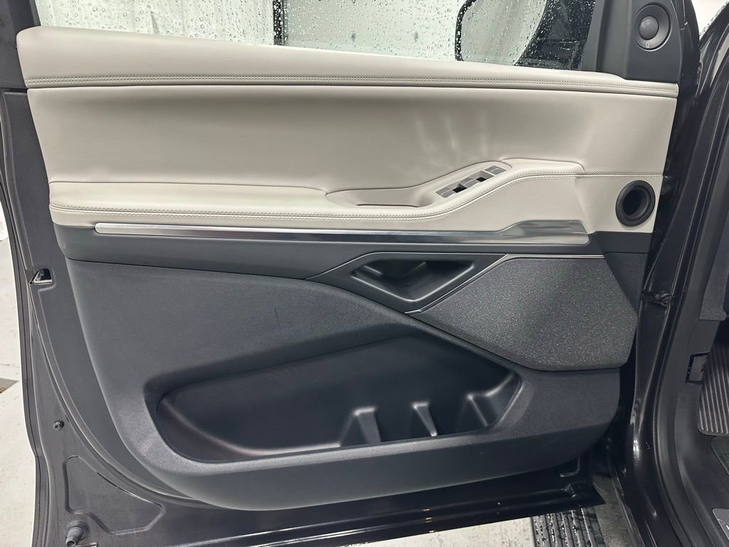 Used 2025 Lincoln Navigator L Reserve image 8