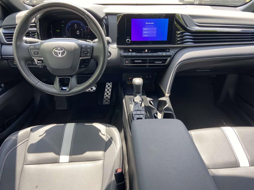 Used 2025 Toyota Camry SE w/ Convenience Package FWD image 10
